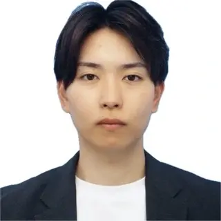 謝花　由磨